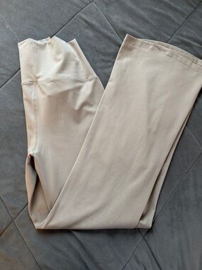 Neutral High-Waist Leggings — Beige/grey